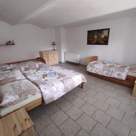 Statek Tomandlov Apartment Driten Bagian luar foto